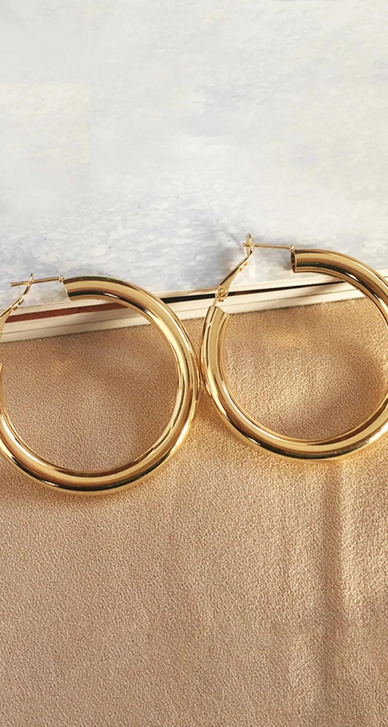 THE CLASSIC GOLD HOOP- REGULAR