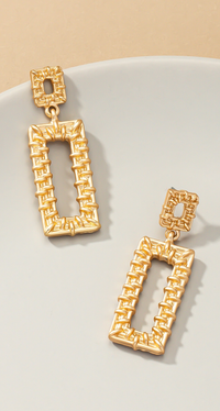 TEXTURED RECTANGLE EARRING