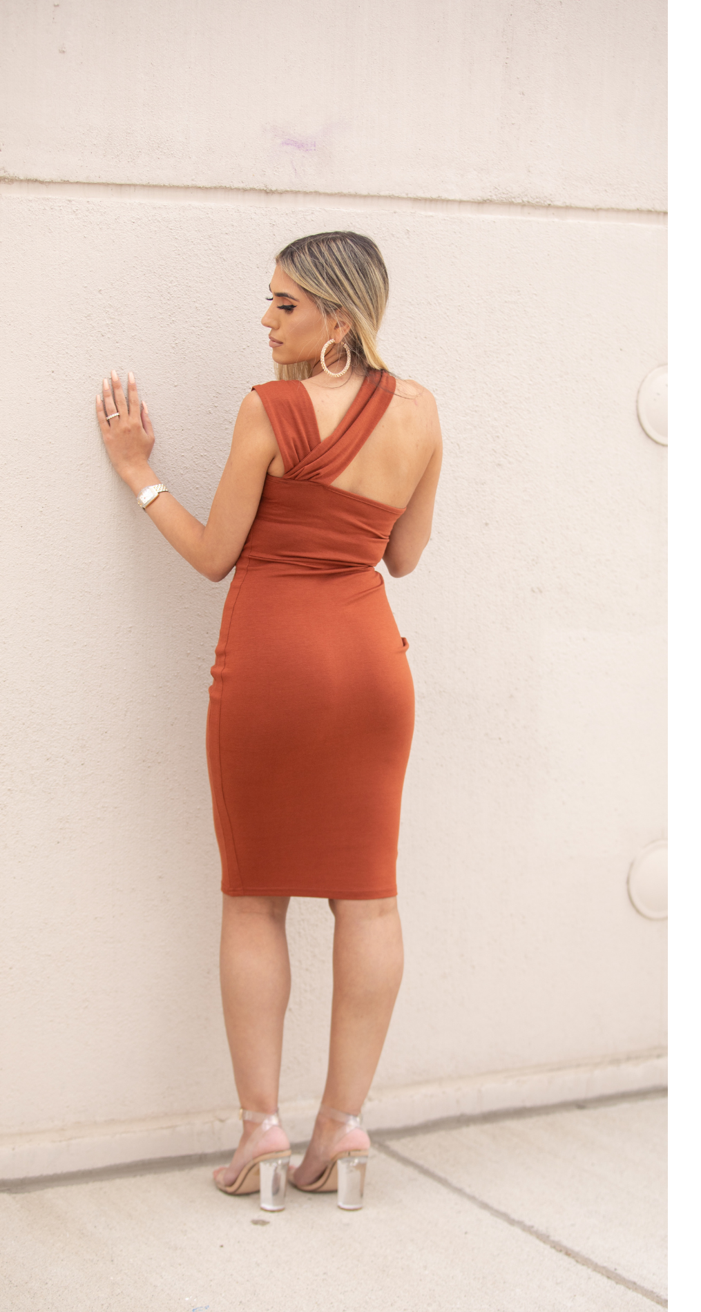 CLASSY - BUT SEXY MIDI DRESS